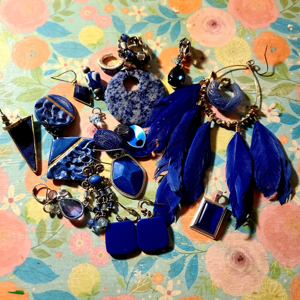 "Little Pouch of Blue" Craft Jewelry Lot